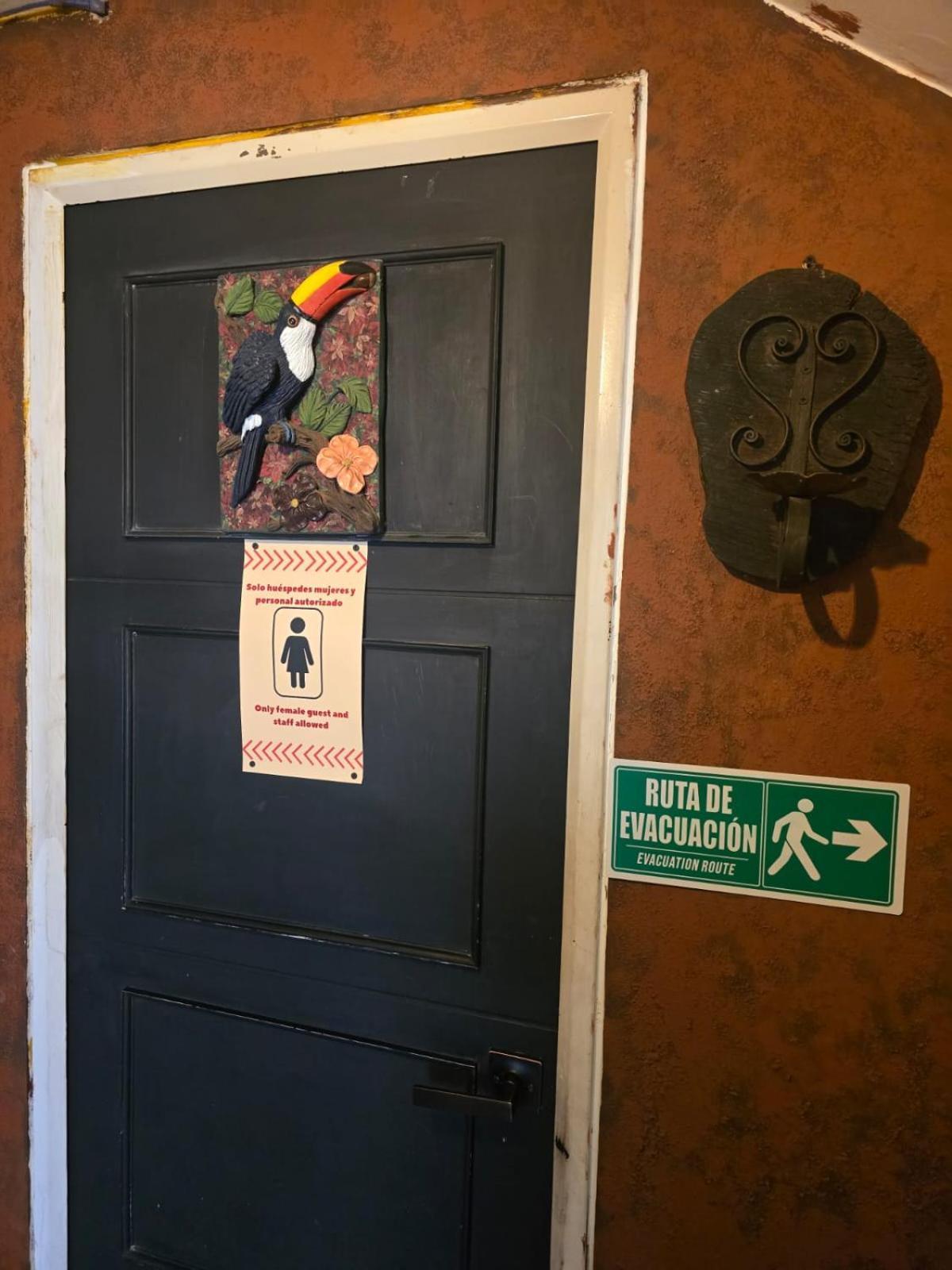 Portelli Hostal Zona G- Para Extranjeros Bogotá Dış mekan fotoğraf